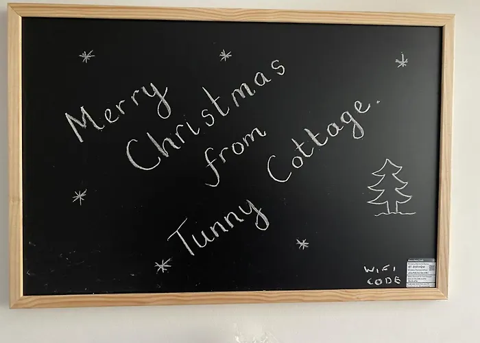Tunny Cottage In Old Town Scarborough